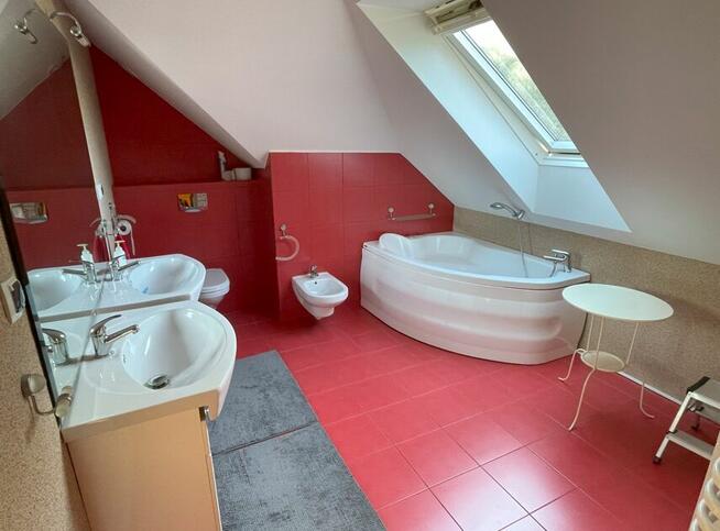 Posiadłość ponad 4 ha z domem, lasem i zbiornikiem wodnym