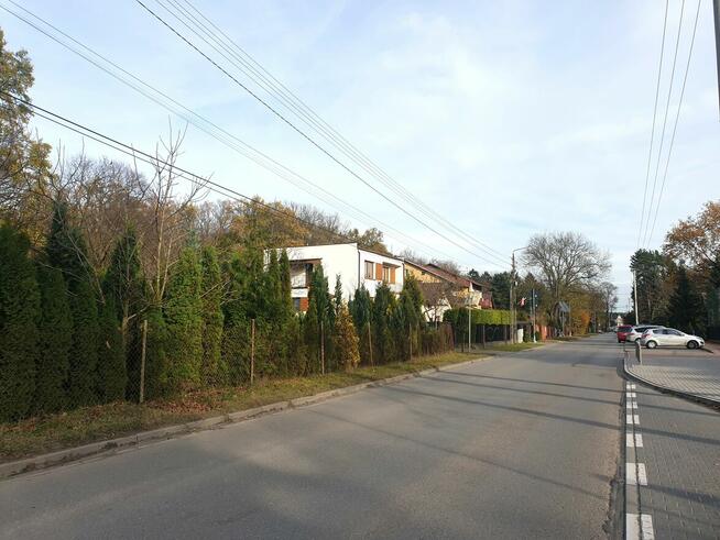 Wiązowna Kościelna. Infrastruktura, komunikacja, zieleń, cisza