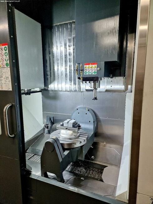 Centrum obróbcze CNC HAAS UMC-750SS 5-OSI