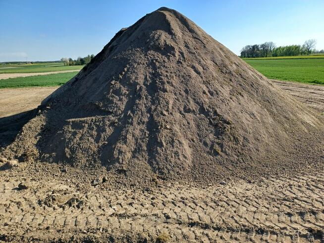 Przesiewanie ziemi i kruszyw u klienta usługa przesiewania