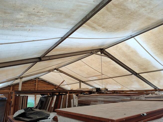 Syndyk sprzedaje namiot plandekowy po Drew Holz