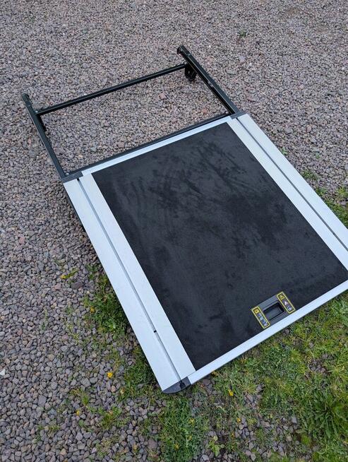 Sprzedam bagażnik wysuwany do Mondeo MK4