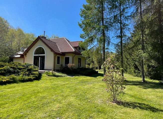 Posiadłość ponad 4 ha z domem, lasem i zbiornikiem wodnym