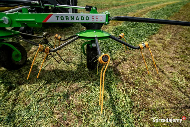Przetrząsacz TORNADO 5,50 m 550 cm