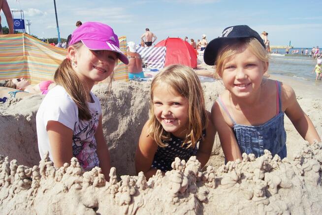 KOLONIE DLA MALUSZKÓW I MŁODSZYCH DZIECI - 2025 ŁAZY