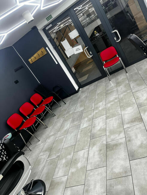 Wynajmę Stanowisko Fryzjerskie ul. Zwycięstwa