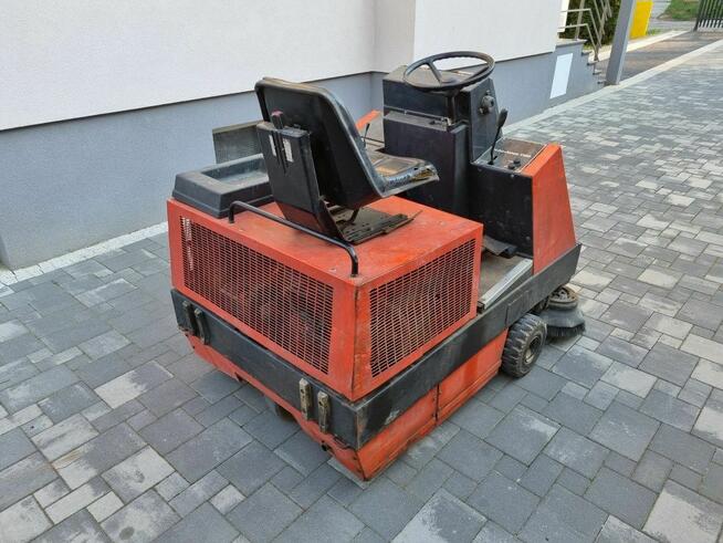 Zamiatarka Hako-Jonas 1100