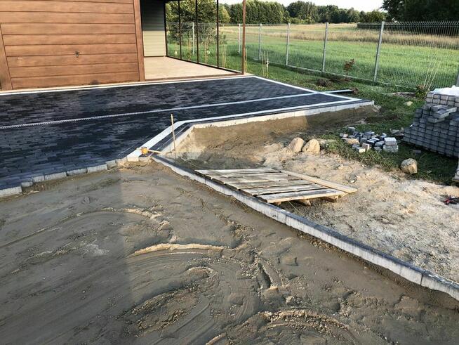 Układanie kostki brukowej, ogrody, trawniki