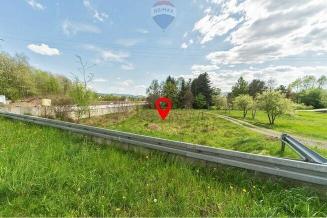 BLACK WEEKS - Inwestycja przy głównej drodze