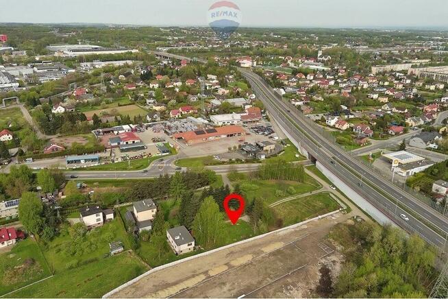 BLACK WEEKS - Inwestycja przy głównej drodze