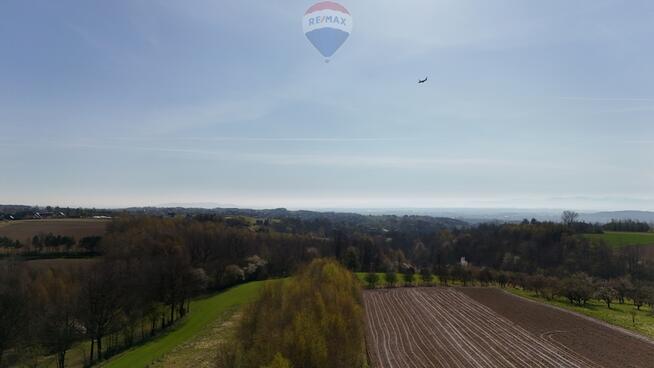 Szeroka działka budowlana 22 ary – Sanka