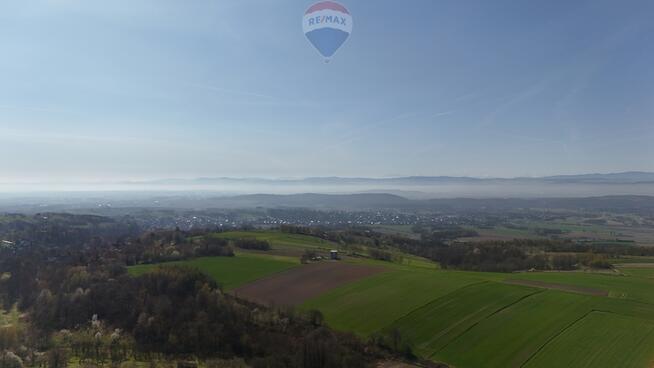 Szeroka działka budowlana 22 ary – Sanka