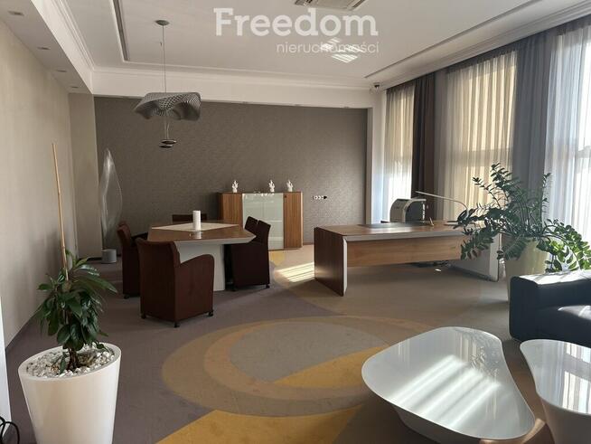 Budynek biurowy z parkingiem w Kaliszu