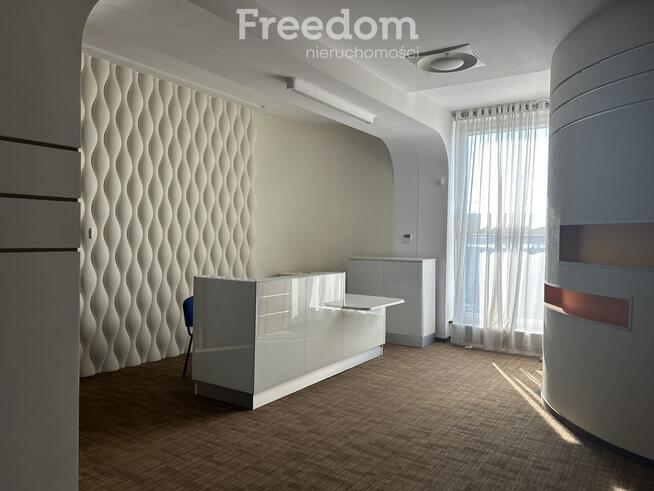 Budynek biurowy z parkingiem w Kaliszu