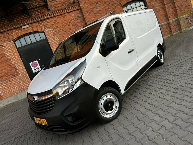 Opel Vivaro III 1.6CDTi 2015 LED Klimatyzacja Serwis 3-osobowy Reling