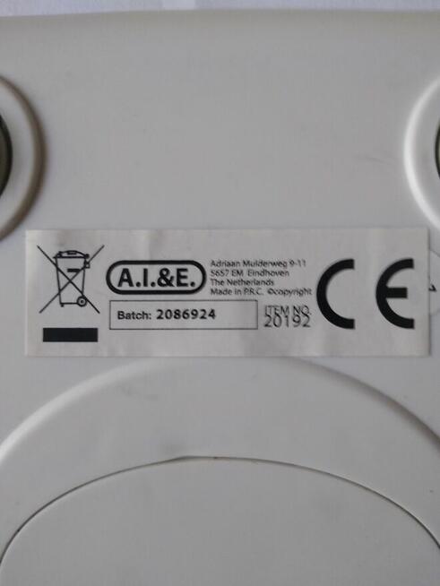 Mała elektroniczna waga kuchenna, 20 zł.