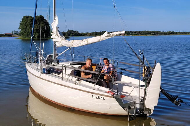 jacht Fokus 650 z przyczepą podłodziową