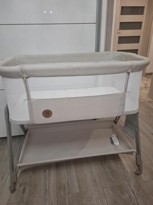 Sprzedam dostawkę, łóżeczko dla niemowlaka Lionelo.