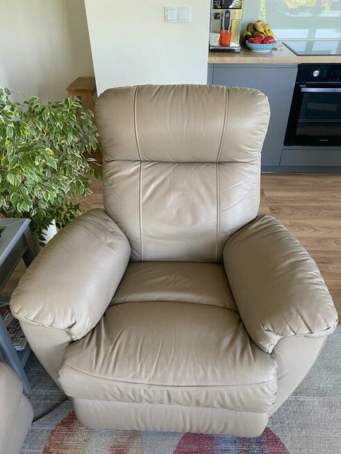 Skórzany zestaw wypoczynkowy z fotelem komfort.