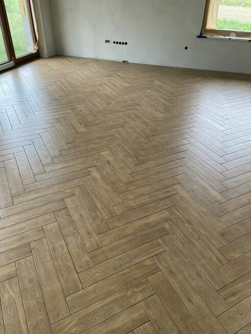 Układanie płytek, wykończenie wnętrz