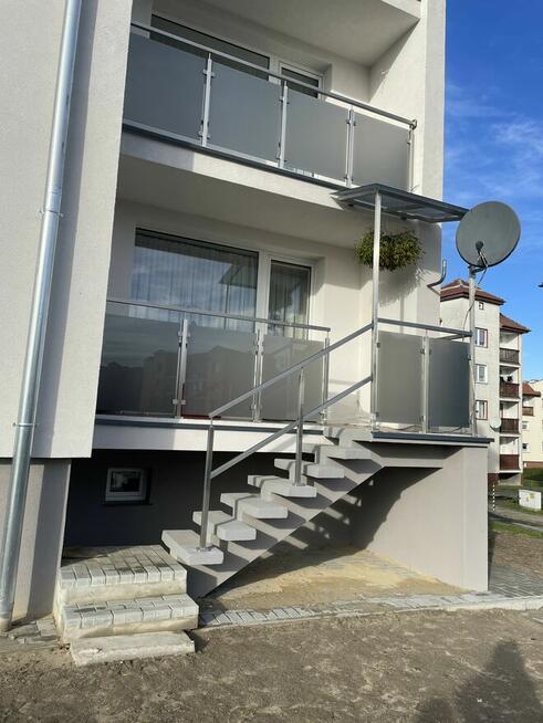 Balustrady balkonowe i schodowe – nowoczesne | montaż + wyce