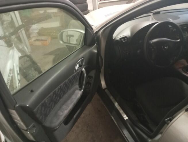 Mercedes 2.2 C klasa po kolizji 2002r.