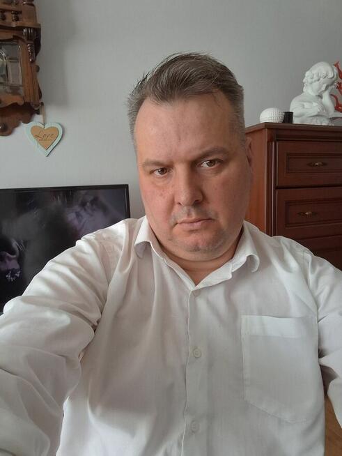 Szukam pracy jako pracownik. Ochrony bez licencji ,kasjer