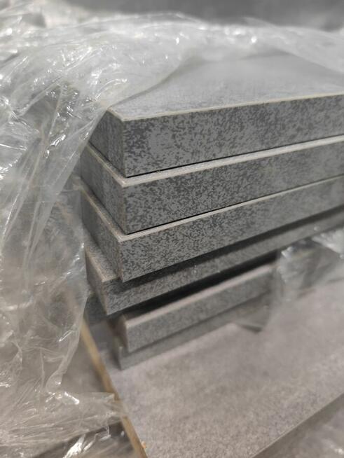 Półki sklepowe ABM z płyty oklejone