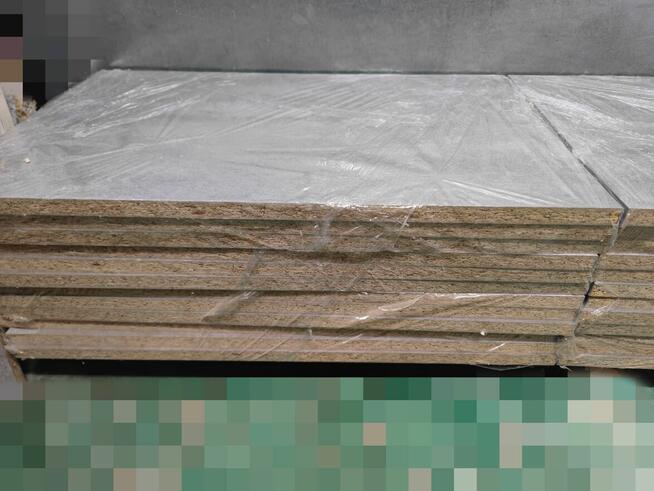 Półki sklepowe ABM z płyty oklejone