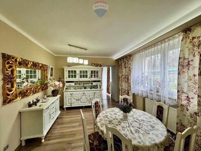 Duży dom na działce 1991 m² możliwość 3 mieszkań