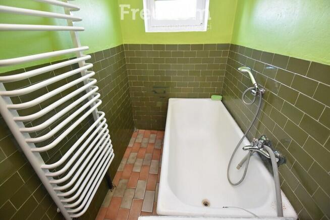 Dom 90 m2, 2 garaże, 30 arów ogrodu,