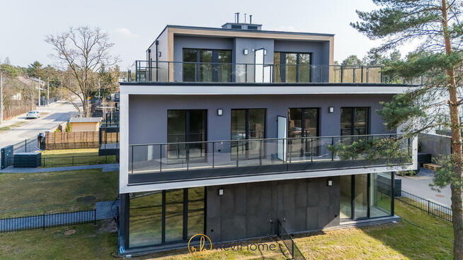 Mieszkanie Józefów, Owalna