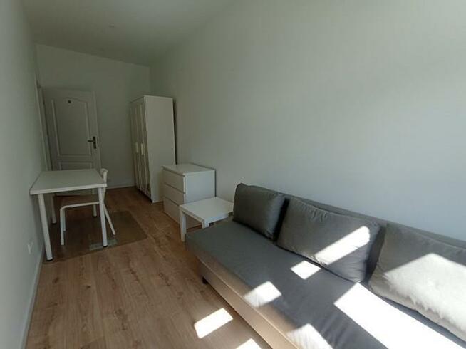 Funkcjonalny i jasny pokój z WIFI, Dębowa 6