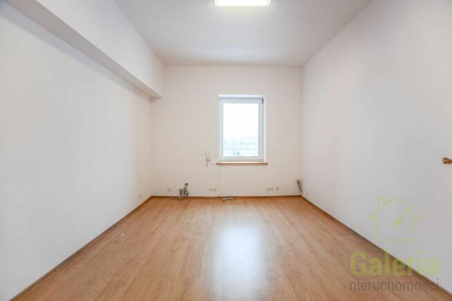 Przestronny lokal biurowy, 25m2, ul. Leona Heyki
