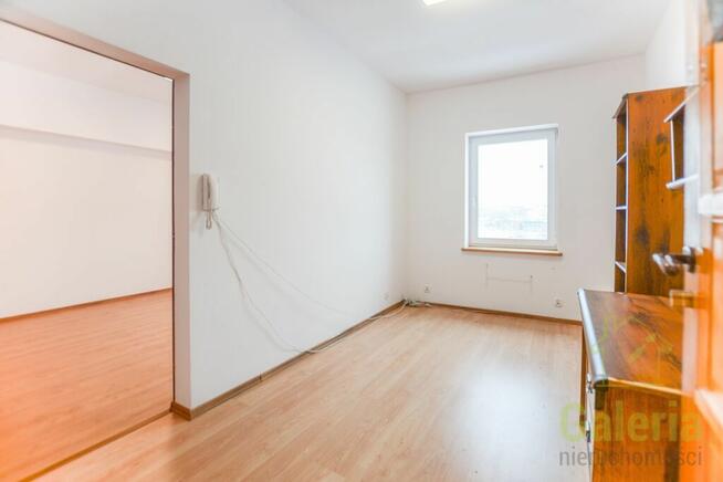 Przestronny lokal biurowy, 25m2, ul. Leona Heyki