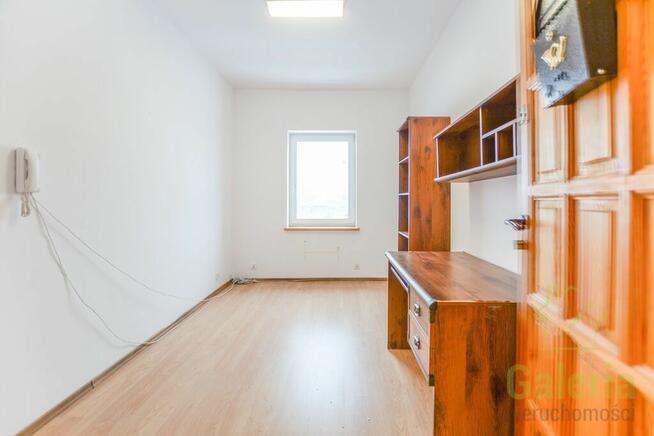 Przestronny lokal biurowy, 25m2, ul. Leona Heyki