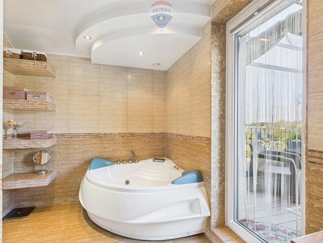 Duży dom dla rodziny i biznesu w Chwaszczyno