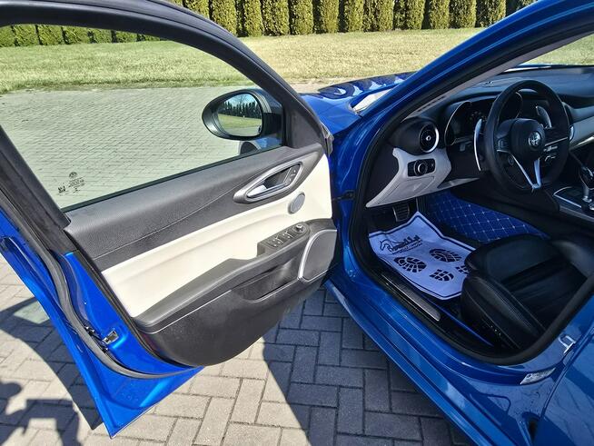 Alfa Romeo Giulia 2,0Turbo Benz. 4x4.Automat.Navi.Kam.Cof.Skóry.Łopatki.OKAZJA