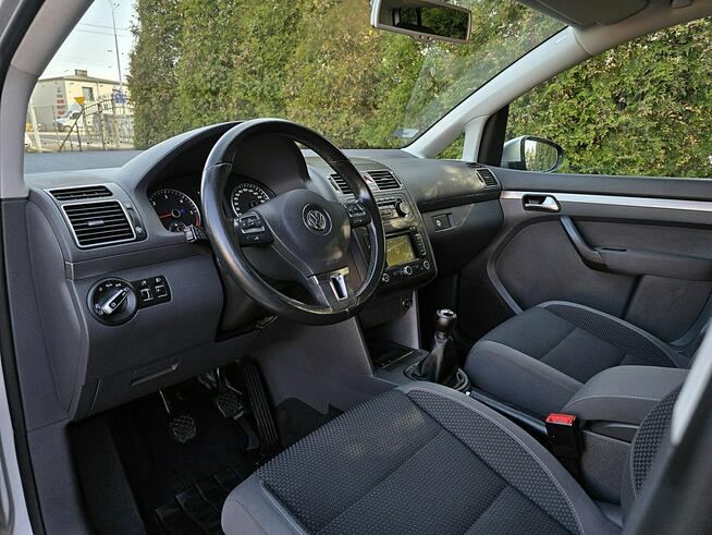 Volkswagen Touran hak, nawigacja