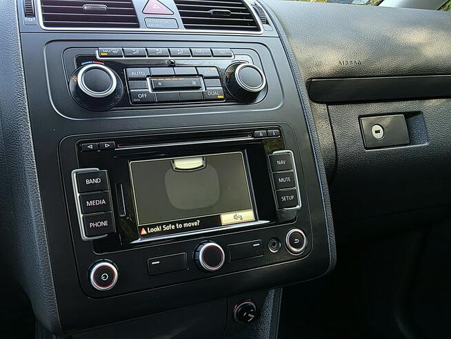 Volkswagen Touran hak, nawigacja