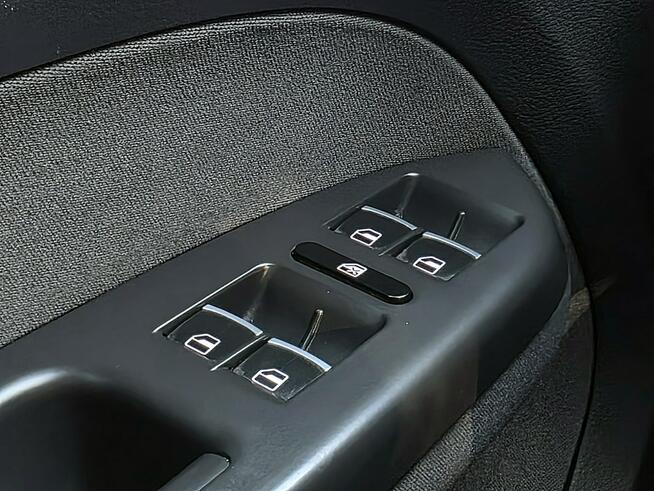 Volkswagen Touran hak, nawigacja