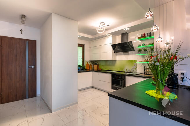 Do wynajęcia dom z garażem, na strzeżonym osiedlu.