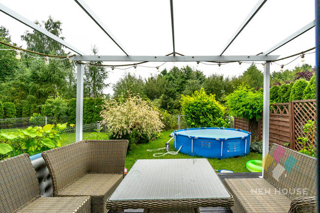 Do wynajęcia dom z garażem, na strzeżonym osiedlu.