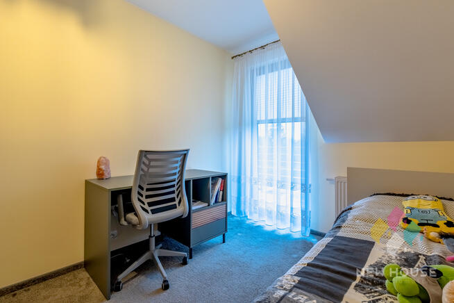 Do wynajęcia dom z garażem, na strzeżonym osiedlu.