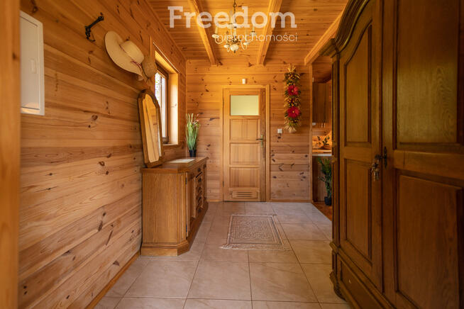 Dwa domki letniskowe nad jeziorem , Szkotowo