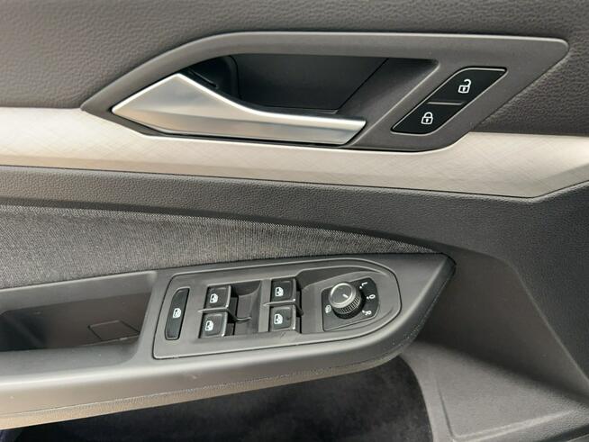 Volkswagen Golf VIII 1.0 eTSI Life DSG Hatchback