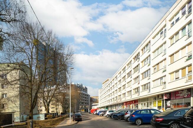 3. pokoje + 18m2 strych, po remoncie, przy Hanza