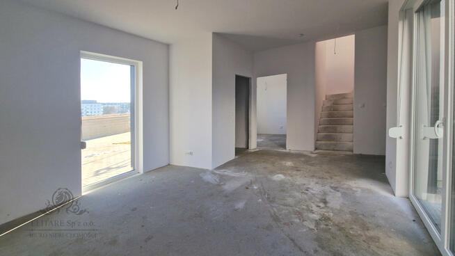 Mieszkanie Atrialne 82,34m2+ogr.23,56m2+ taras22,09m2+mp+komórka5,18m2/ Jagodno