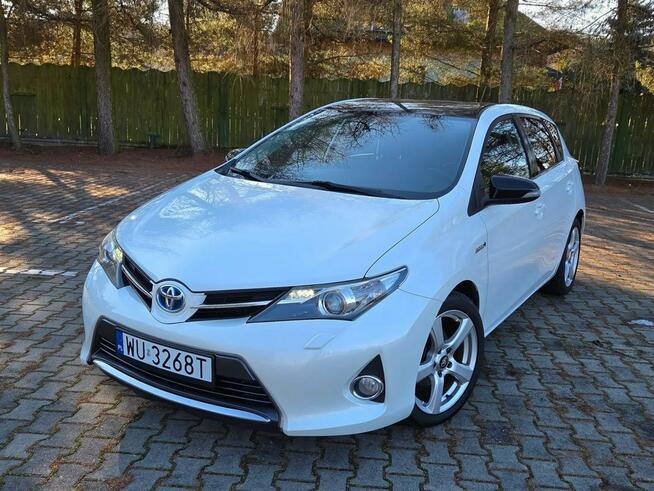 Toyota Auris 1.8 Benzyna Hybryda 136km Automat Biała Perła