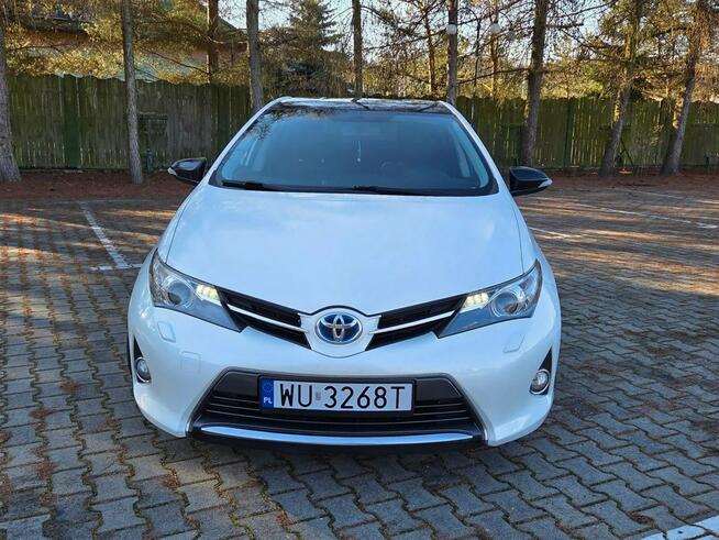 Toyota Auris 1.8 Benzyna Hybryda 136km Automat Biała Perła